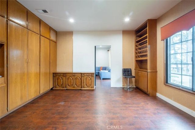 17522 Sherman Way 202, Van Nuys, CA 91406