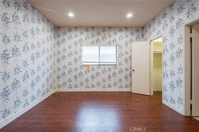 17522 Sherman Way 202, Van Nuys, CA 91406