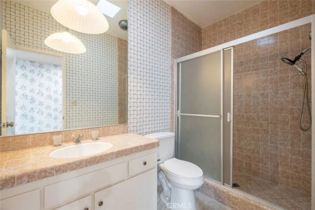 17522 Sherman Way 202, Van Nuys, CA 91406