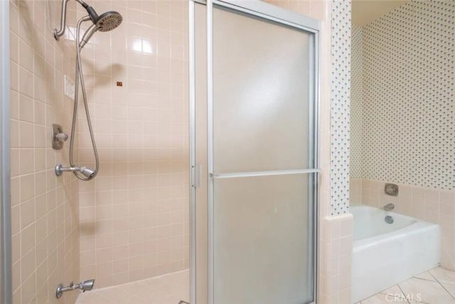 17522 Sherman Way 202, Van Nuys, CA 91406