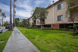 17522 Sherman Way 202, Van Nuys, CA 91406