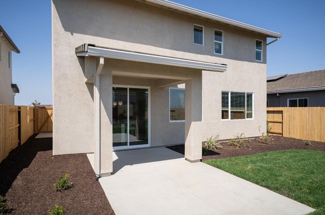 10195 Ragan Dr, Elk Grove, CA 95757