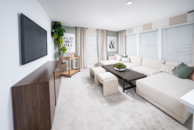 10195 Ragan Dr, Elk Grove, CA 95757