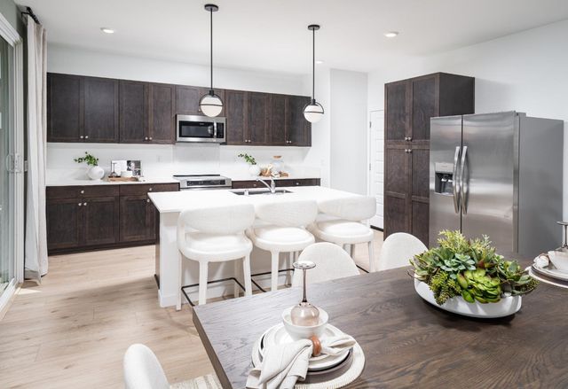 10195 Ragan Dr, Elk Grove, CA 95757