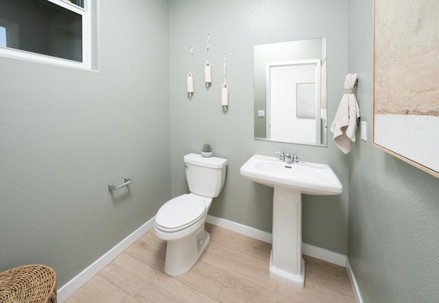 10195 Ragan Dr, Elk Grove, CA 95757