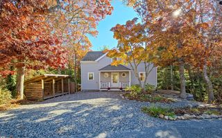 113 Blacksmith Shop Rd, Falmouth, MA 02540