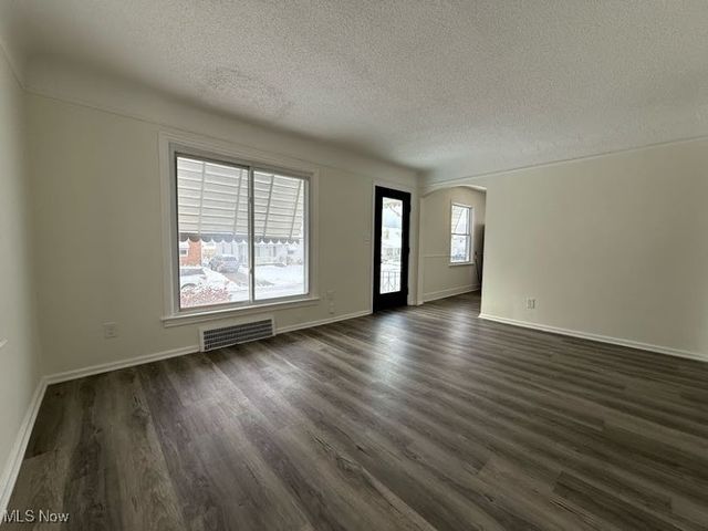 5279 W 50th Street, Parma, OH 44134