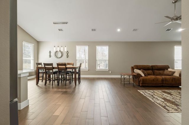 177 Mokulua LN, Bastrop, TX 78602