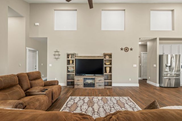 177 Mokulua LN, Bastrop, TX 78602