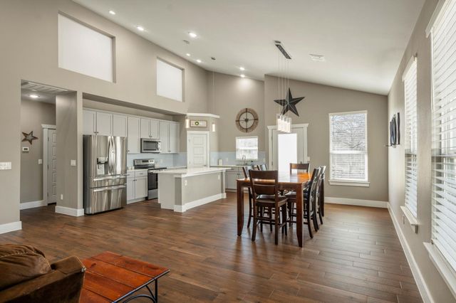 177 Mokulua LN, Bastrop, TX 78602