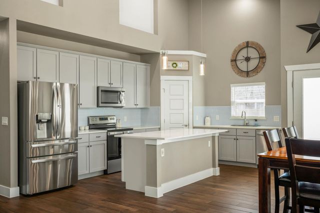 177 Mokulua LN, Bastrop, TX 78602