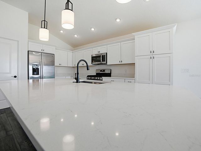 1404 HEARNS LOOP, The Villages, FL 34762