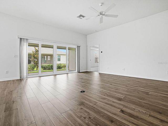 1404 HEARNS LOOP, The Villages, FL 34762