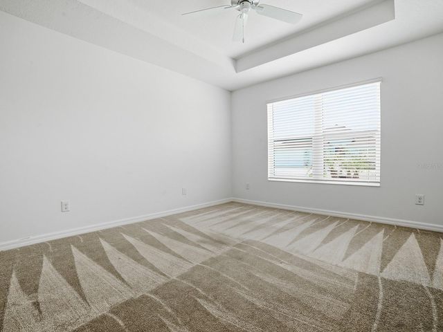 1404 HEARNS LOOP, The Villages, FL 34762