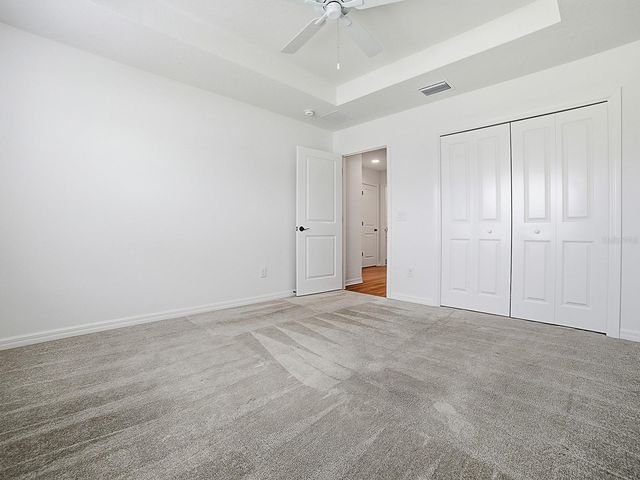 1404 HEARNS LOOP, The Villages, FL 34762