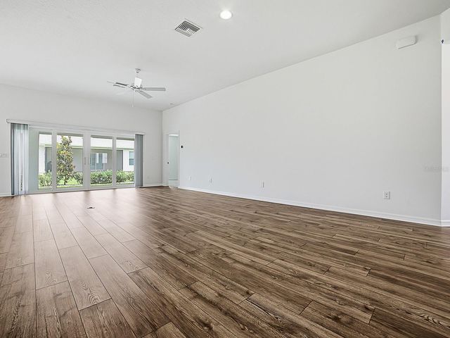 1404 HEARNS LOOP, The Villages, FL 34762