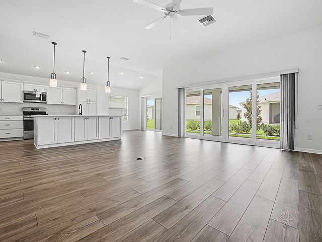 1404 HEARNS LOOP, The Villages, FL 34762