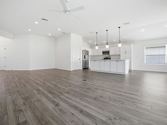 1404 HEARNS LOOP, The Villages, FL 34762