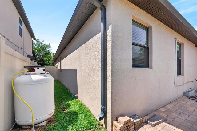 10025 LEYBURN COURT, Orlando, FL 32825