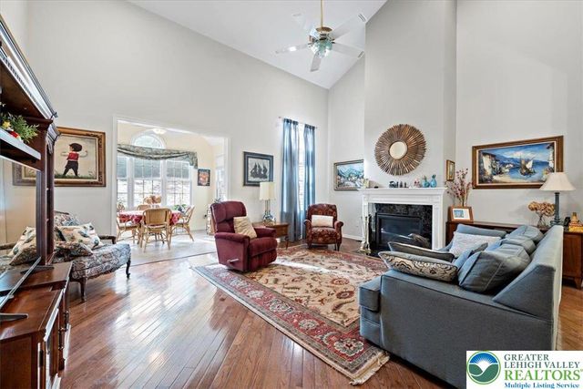 400 Inverness Circle, Easton, PA 18042