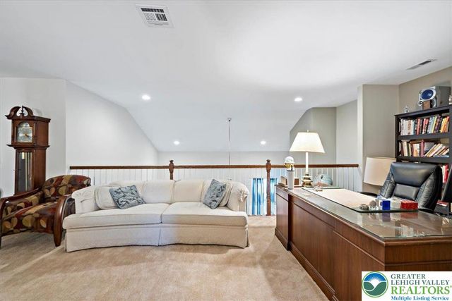 400 Inverness Circle, Easton, PA 18042