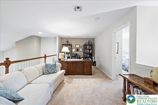 400 Inverness Circle, Easton, PA 18042