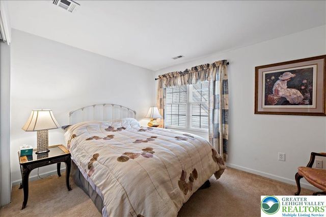 400 Inverness Circle, Easton, PA 18042