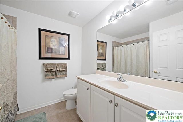 400 Inverness Circle, Easton, PA 18042