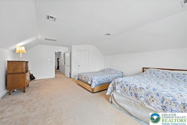 400 Inverness Circle, Easton, PA 18042