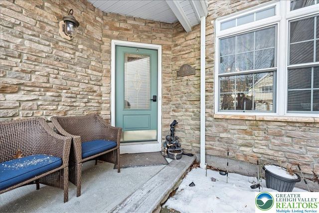 400 Inverness Circle, Easton, PA 18042