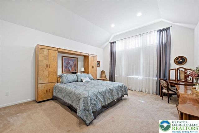 400 Inverness Circle, Easton, PA 18042