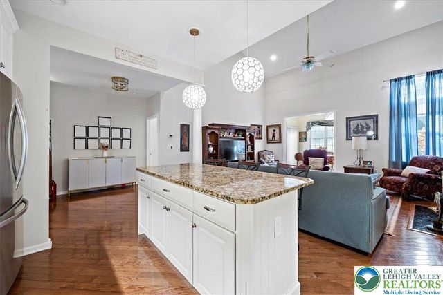 400 Inverness Circle, Easton, PA 18042