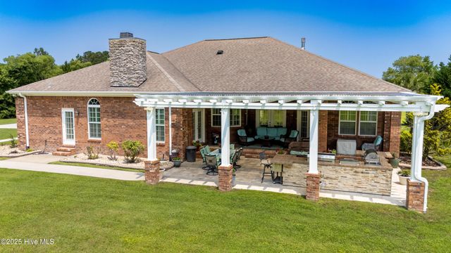 182 Country Squire Lane, Jacksonville, NC 28540