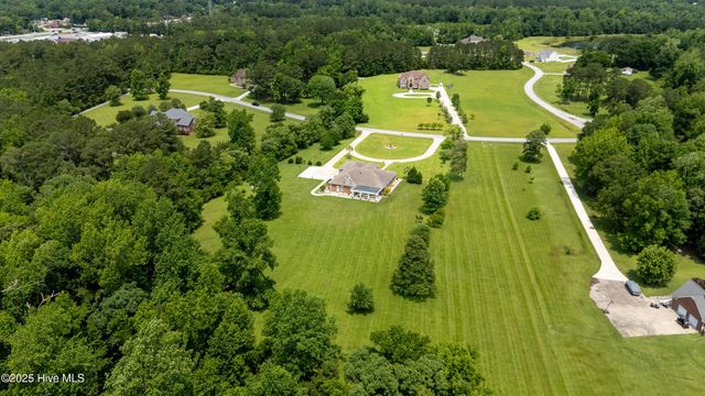 182 Country Squire Lane, Jacksonville, NC 28540
