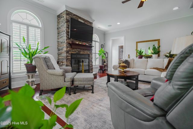 182 Country Squire Lane, Jacksonville, NC 28540