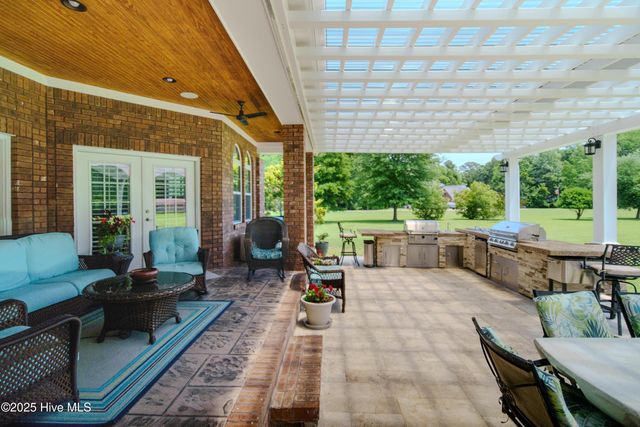 182 Country Squire Lane, Jacksonville, NC 28540