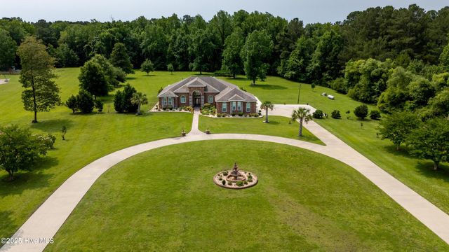 182 Country Squire Lane, Jacksonville, NC 28540