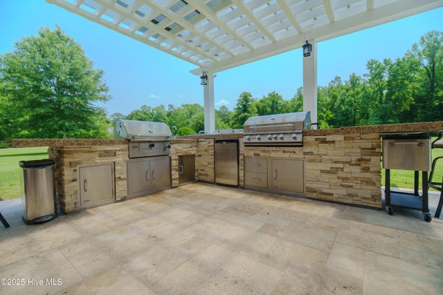 182 Country Squire Lane, Jacksonville, NC 28540