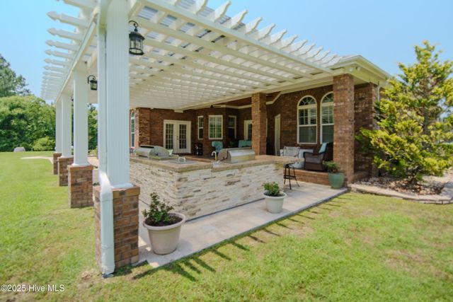 182 Country Squire Lane, Jacksonville, NC 28540