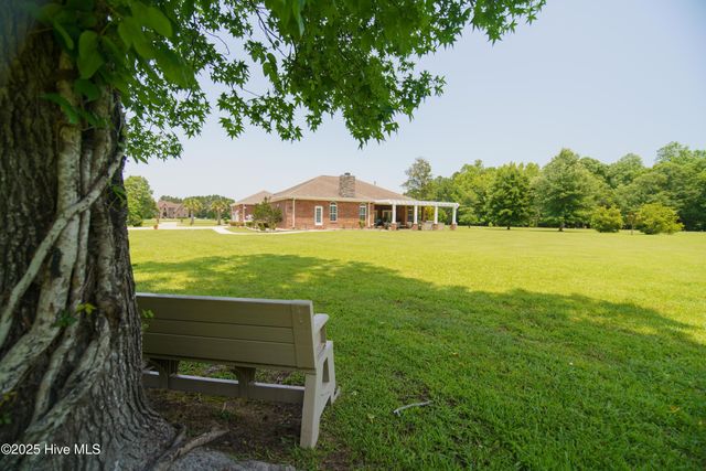 182 Country Squire Lane, Jacksonville, NC 28540