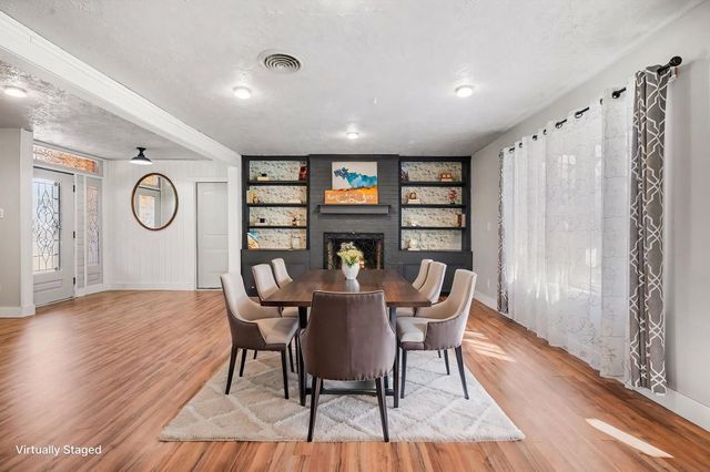 101 W Larkspur Drive, Alvin, TX 77511