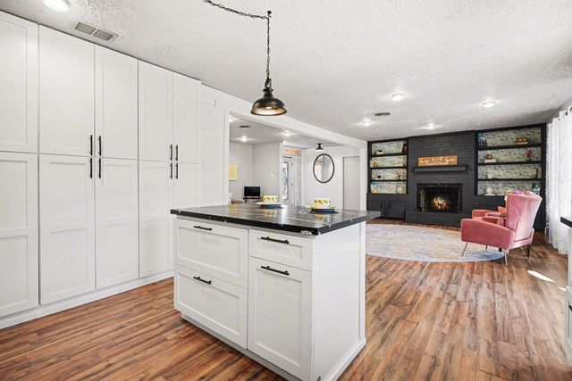 101 W Larkspur Drive, Alvin, TX 77511