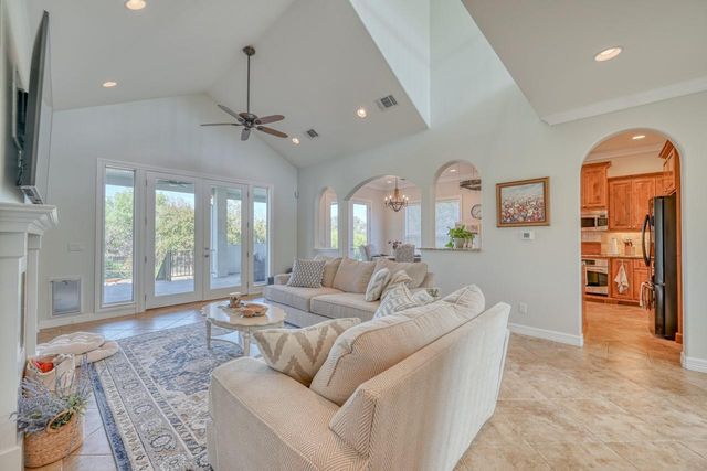 1007 Broken Hills, Horseshoe Bay, TX 78657