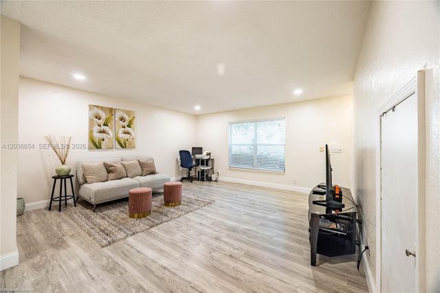 7501 Kimberly Blvd 115, North Lauderdale, FL 33068