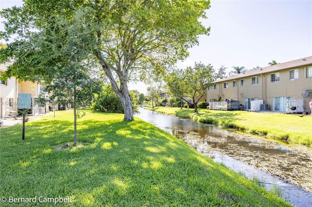 7501 Kimberly Blvd 115, North Lauderdale, FL 33068