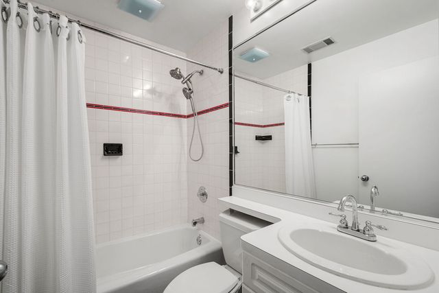 7240 Franklin Street 2C, Forest Park, IL 60130