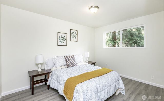 9439 11th Avenue SW, Seattle, WA 98106
