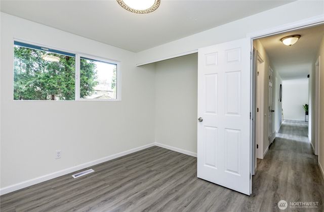 9439 11th Avenue SW, Seattle, WA 98106
