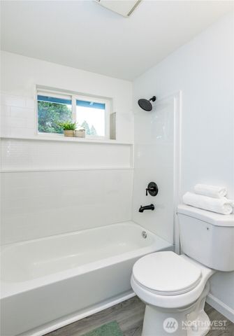 9439 11th Avenue SW, Seattle, WA 98106
