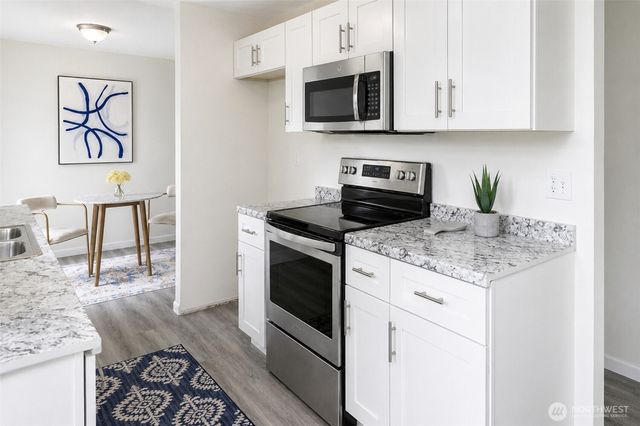 9439 11th Avenue SW, Seattle, WA 98106
